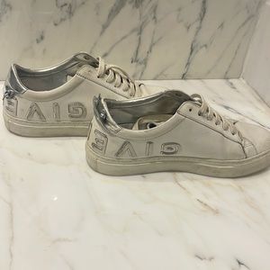 AUTHENTIC GIVENCHY SNEAKERS!